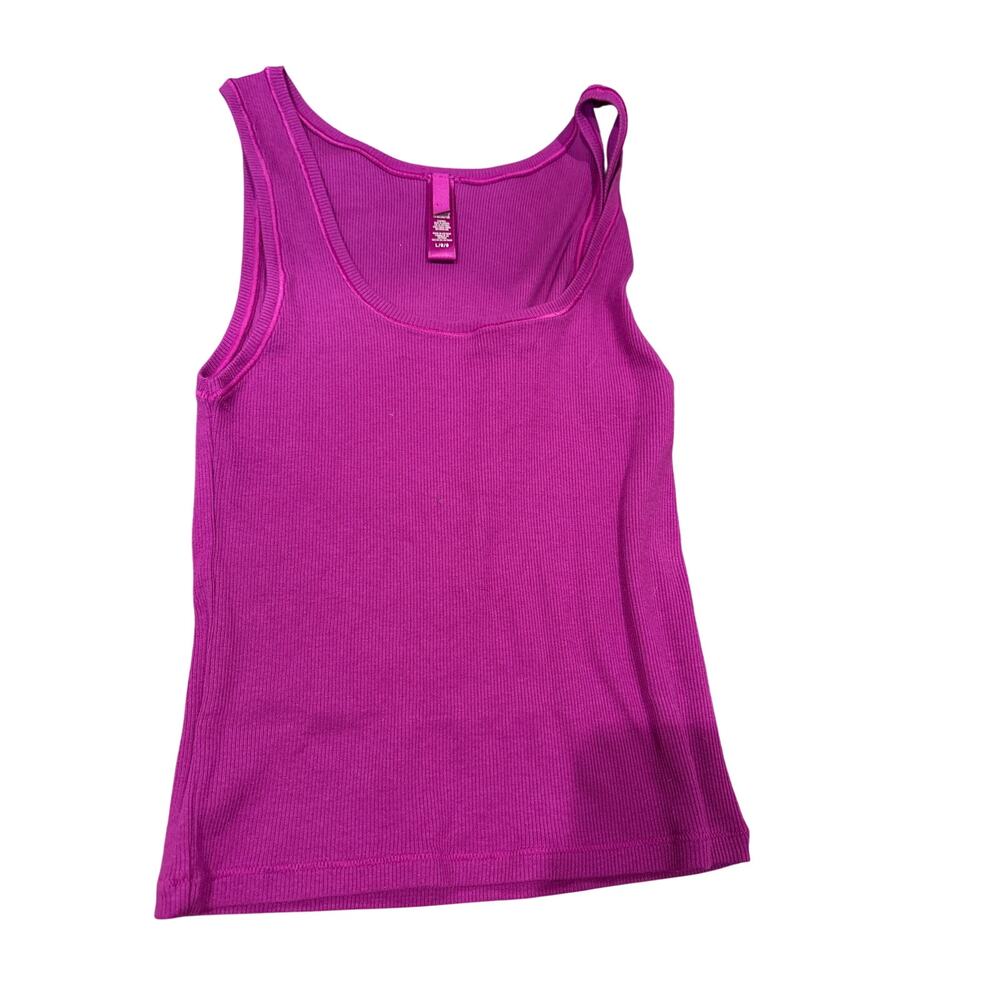SKIMS Ribbed Tank Top Pink Fuchsia Scoop Neck Stretch M/ Large msrp $45 NWT